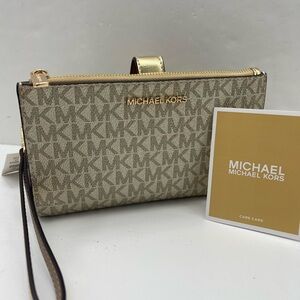 MICHAEL KORS JST Lg Double Zip Signature Logo Wristlet Wallet Phon
Pale Gold
NWT
